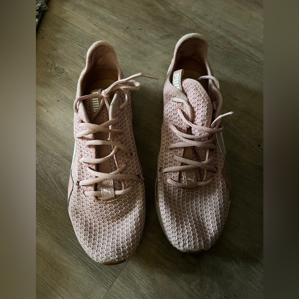 Pink pumas